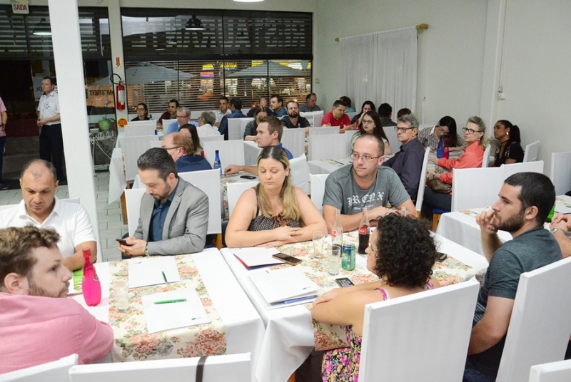 CDL nos Bairros reuniu 64 pessoas e discutiu diversos assuntos, entre eles a reforma trabalhista.
